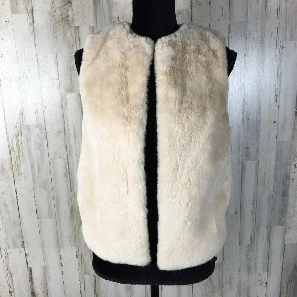 TopShop Luxe Faux Fur Vest Cream Cover Shrug Fall